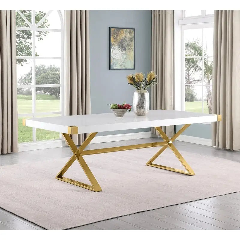 Table à manger moderne avec plateau en bois laqué blanc lisse
